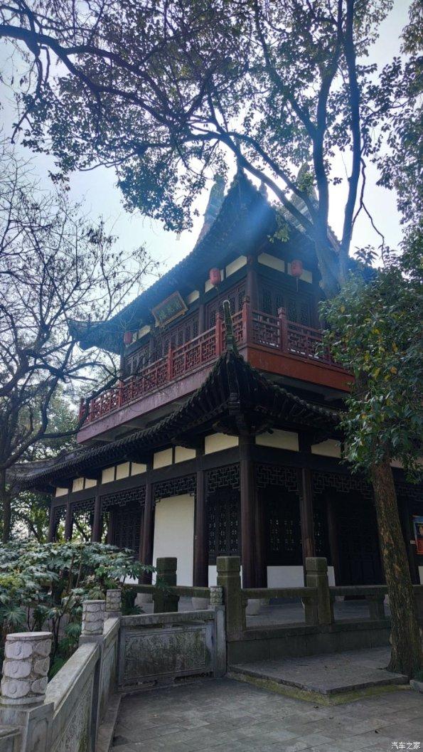 职场新人与职场老人有哪些不同？游戏画面